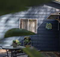 Funky Flat on Acreage - Hotels Melbourne