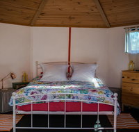 Funky Yurt on Acreage - Hotels Melbourne