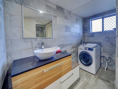 GCHM Beachside Getaway With Netflix & Wi-Fi - Hotels Melbourne 3