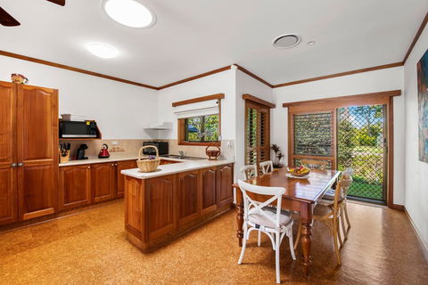 Getaway Haven In The Noosa Surrounds - Hotels Melbourne 2