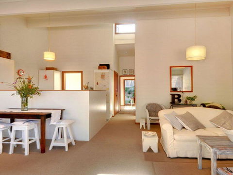 Gibraltar Getaway - Cute, Comfortable & Close To Town - Hotels Melbourne 0