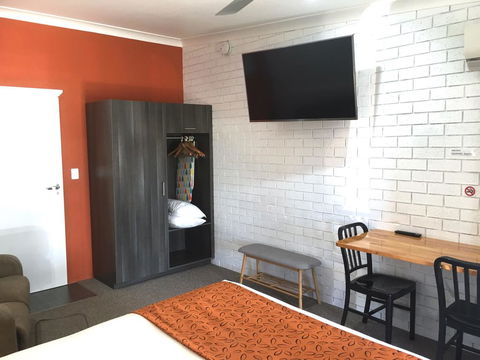 Gin Gin Village Motor Inn Motel - Hotels Melbourne 2