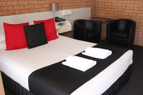 Golden Harvest Motor Inn Moree - Hotels Melbourne 1