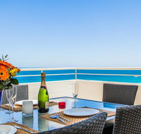 Golden Sands Beach Apartment - Hotels Melbourne
