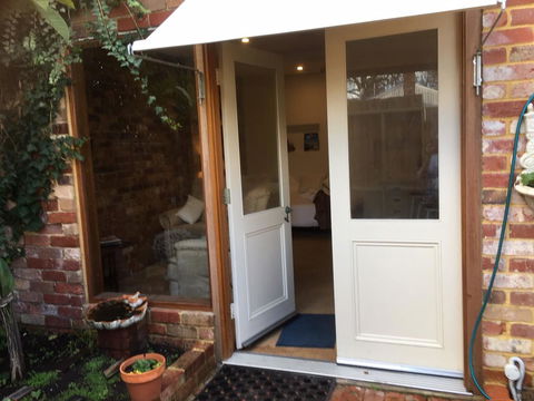 Gorgeous Studio 2 Minutes From The Heart Of Subiaco - Hotels Melbourne 2