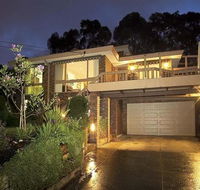 Great Views/Location 5 bedrooms in Glen Waverley - Hotels Melbourne