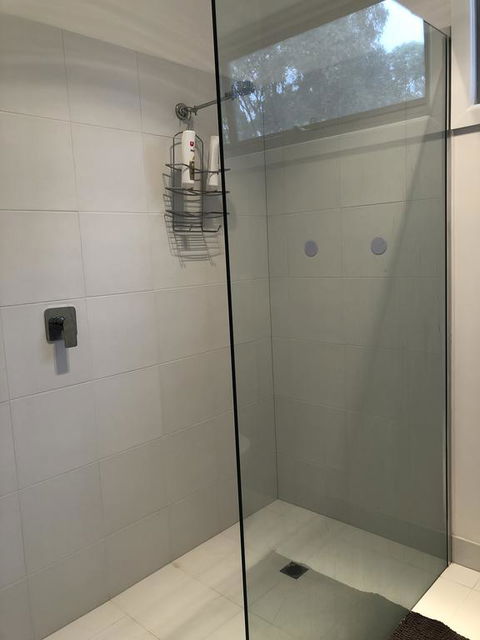 Gully Getaway - Hotels Melbourne 1