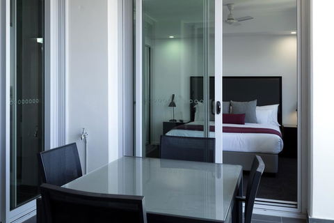 H On Mitchell Apartment Hotel - Hotels Melbourne 1