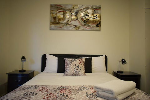 Hamilton Lakeside Motel - Hotels Melbourne 3