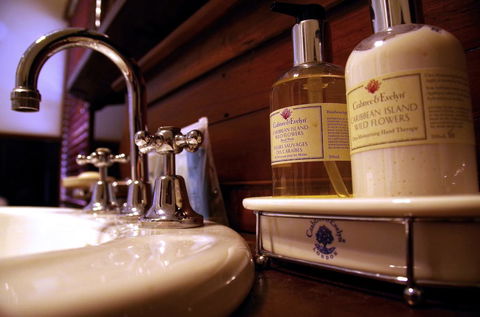 Henrietta's Country House - Hotels Melbourne 2