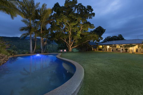 Hillcrest Mountain View Retreat - Hotels Melbourne 1