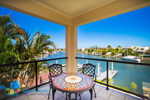 Holiday Home Luxe @ Sanctuary Cove - Hotels Melbourne 3