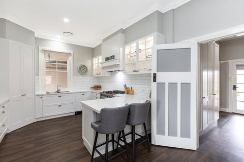 Home Away From Home - Hotels Melbourne 2