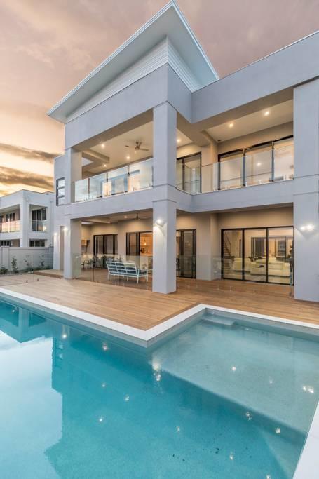 HomePlus - Luxury Living In Sanctuary Cove - Hotels Melbourne 3