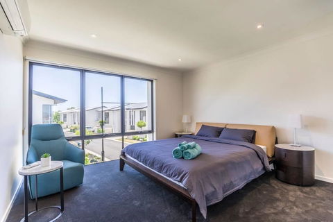 Homeplus-Escape To Modern Home In Hope Island - Hotels Melbourne 2