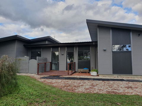 Hoof & Hound Country Escape - Hotels Melbourne 2