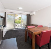 Horizons 518- Modern apartment on the Lake Jindabyne foreshore - Hotels Melbourne