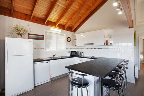 Kestrels Rest 2/116 Gippsland Street - Hotels Melbourne 2