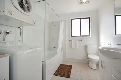 Kestrels Rest 2/116 Gippsland Street - Hotels Melbourne 1