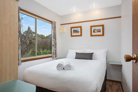 Lake Hamilton Motor Village And Caravan Park - Hotels Melbourne 3