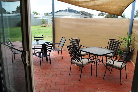 Lake Tyrrell Accommodation - Hotels Melbourne 2
