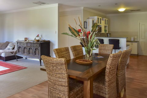 Lake Tyrrell Accommodation LTA - Hotels Melbourne 1