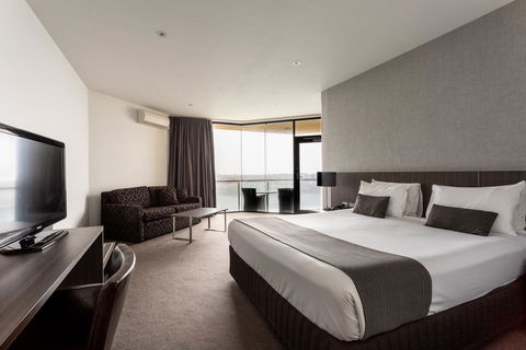 Lakes Hotel - Hotels Melbourne 1