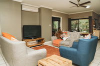 Luxury 3 BDR apartment near beautiful Esplanade