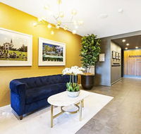 Luxury Apartment Opposite Train Station in Cannon Hill and 17 minutes from the City - Hotels Melbourne