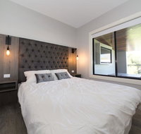 Luxury on Lewis - 6 Lewis Road - Hotels Melbourne