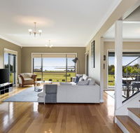 LUXURY WATERFRONT FAMILY HOME-TASMANIA I-L'Abode - Hotels Melbourne