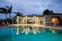 Book Burleigh Waters Accommodation Vacations Hotels Melbourne Hotels Melbourne