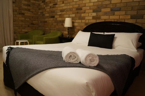 Magdala Motor Lodge & Lakeside Restaurant - Hotels Melbourne 0