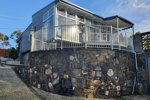 Maldon Views - Hotels Melbourne 3