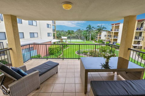 Marcoola Beachfront 3BR -Pool-100m To The Beach. - Hotels Melbourne 2