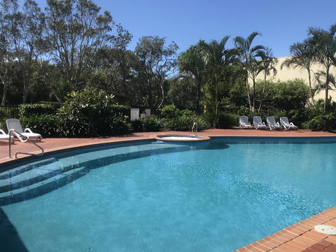 Marcoola Beachfront 3BR -Pool-100m To The Beach. - Hotels Melbourne 1