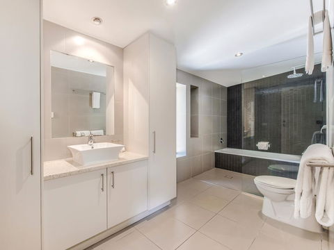 Marcoola House, Pet Friendly, Sunshine Coast - Hotels Melbourne 3