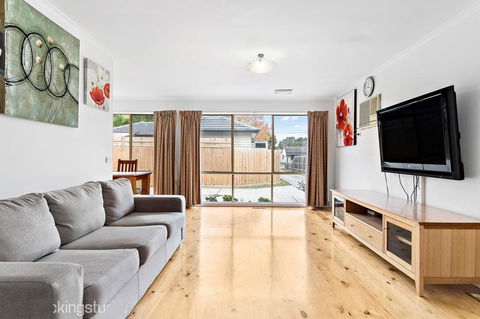Maroondah 3 Bedroom House In Kilsyth - Hotels Melbourne 1