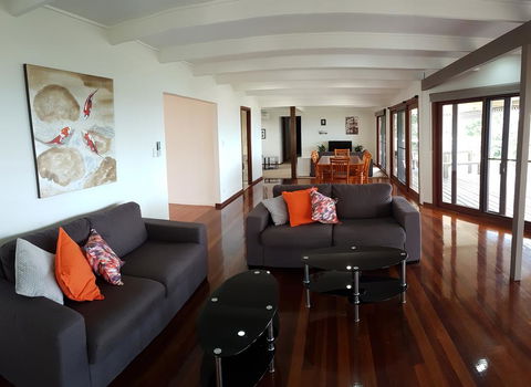 Million Dollar Views To Gold Coast - Hotels Melbourne 1