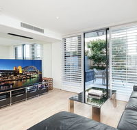 Modern Bronte Apt. w/ Ocean Views Just Minutes Walk to Beach - Hotels Melbourne