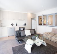 Modern Executive Apartment  Braddon 1BR Wine Wifi Secure Parking Canberra - Hotels Melbourne