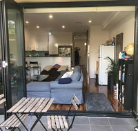 Modern house close to Sydneys vibrant Newtown area - Hotels Melbourne