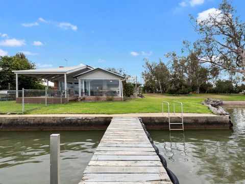Mulwala Lakeside Waterfront - Hotels Melbourne 1