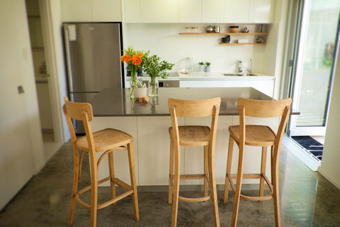 Cottesloe Artist's Beach Retreat - Hotels Melbourne 30