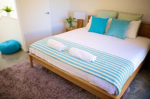 Cottesloe Artist's Beach Retreat - Hotels Melbourne 13
