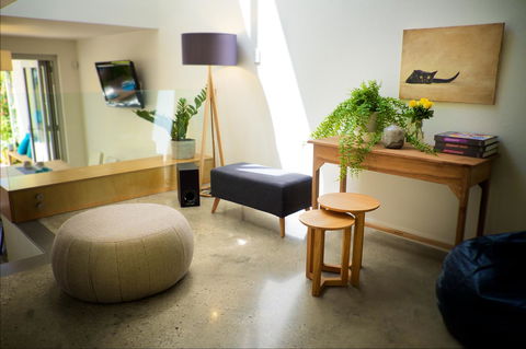 Cottesloe Artist's Beach Retreat - Hotels Melbourne 17