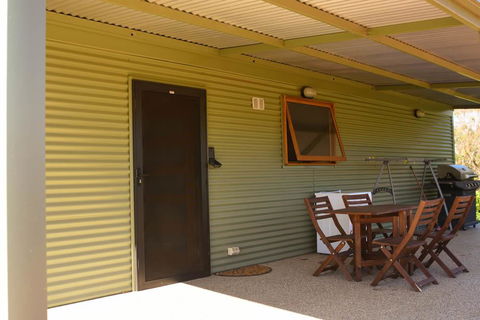 Swan Valley Sisters - Hotels Melbourne 13