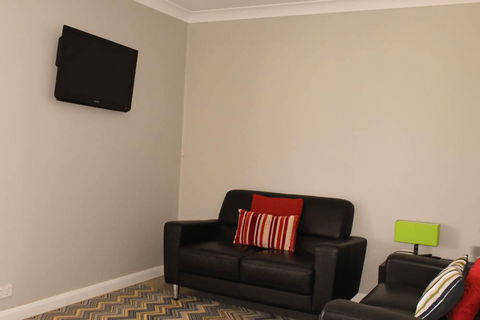 Swan Valley Sisters - Hotels Melbourne 15