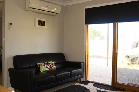 Swan Valley Sisters - Hotels Melbourne 24