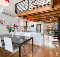 Spacious Central Townhouse - Hotels Melbourne
